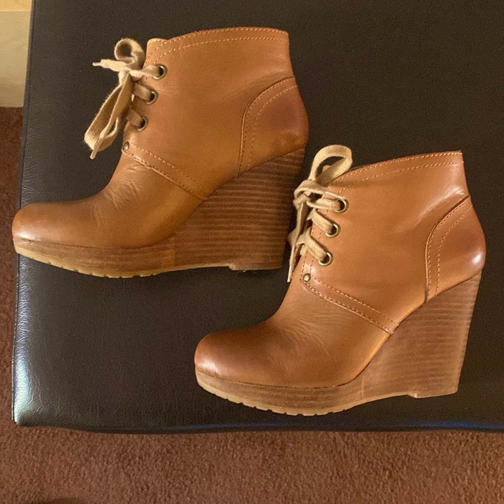 Lucky brand ankle boots (leather)
